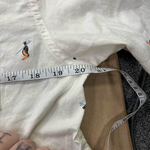 Arizona Jean Company Men's Cream Shirt with Tuscan Design - Picture 3 of 5